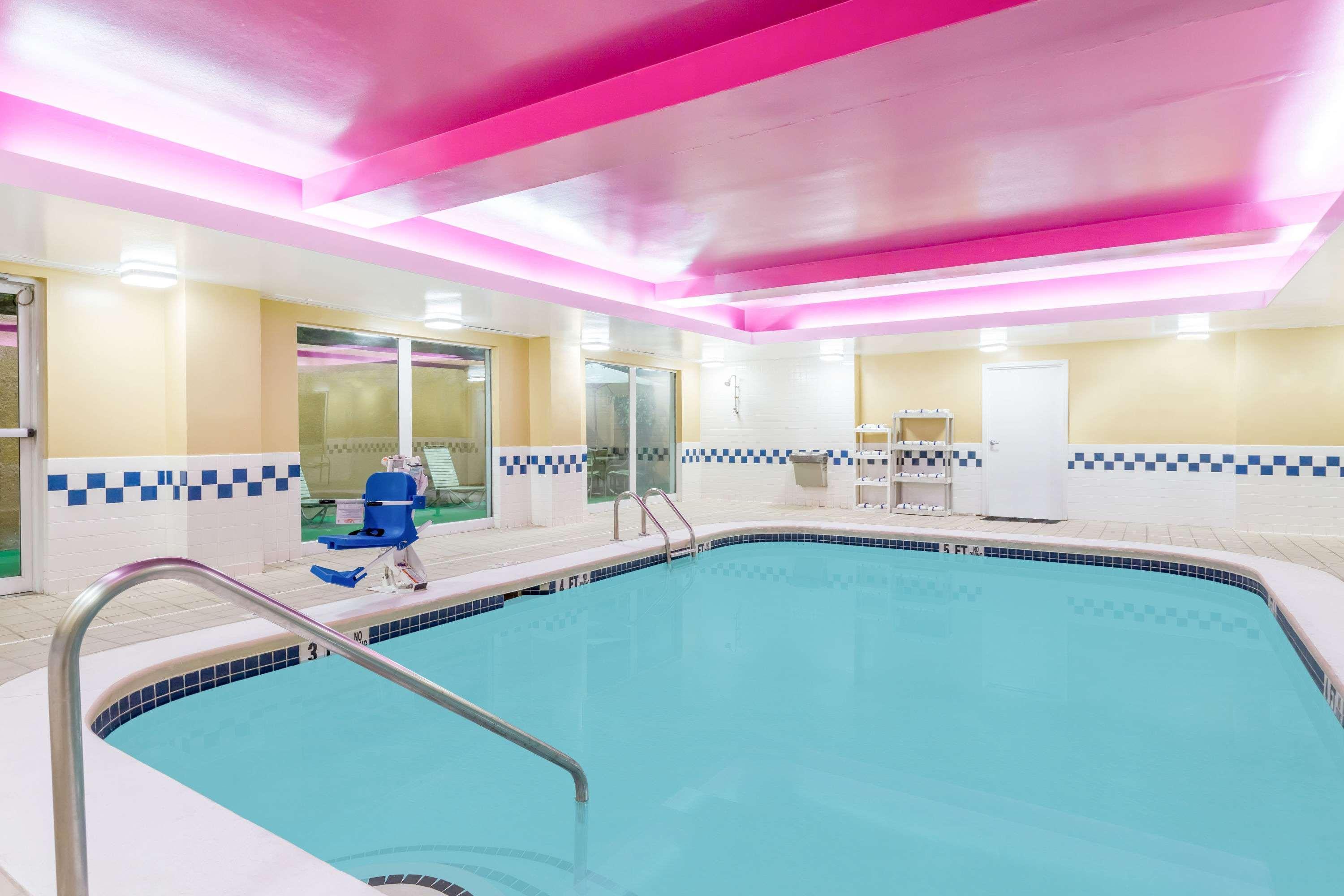 Отель Baymont By Wyndham Lithia Springs Atlanta Экстерьер фото